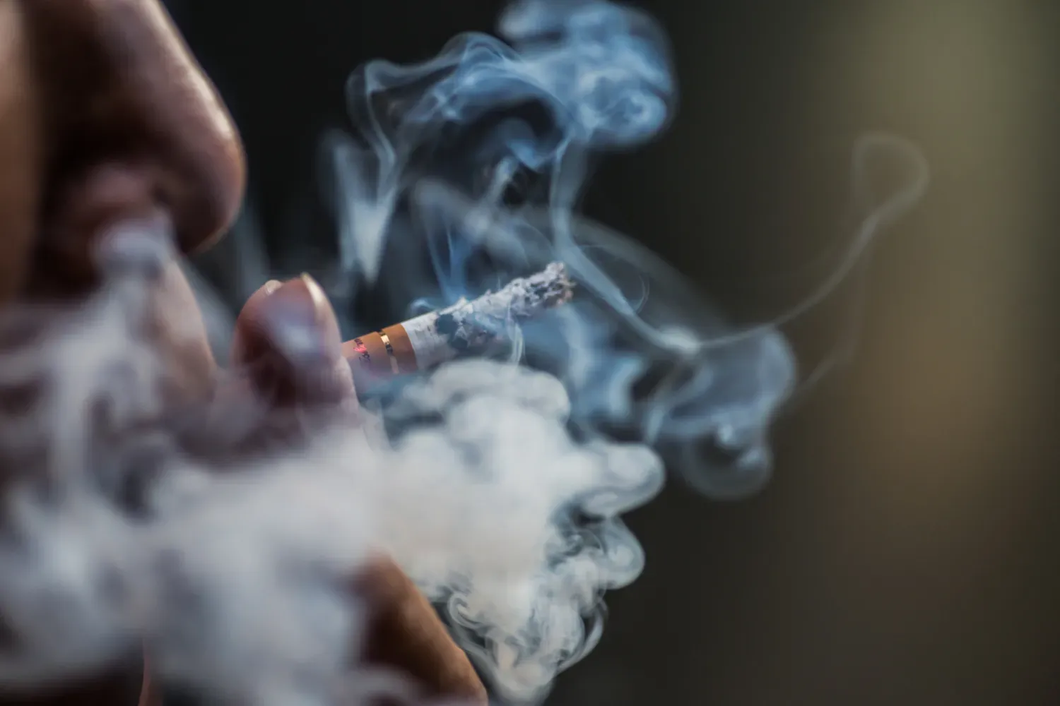 Cigarette vs cigarette électronique : quelles différences au niveau des impacts sur la santé ?