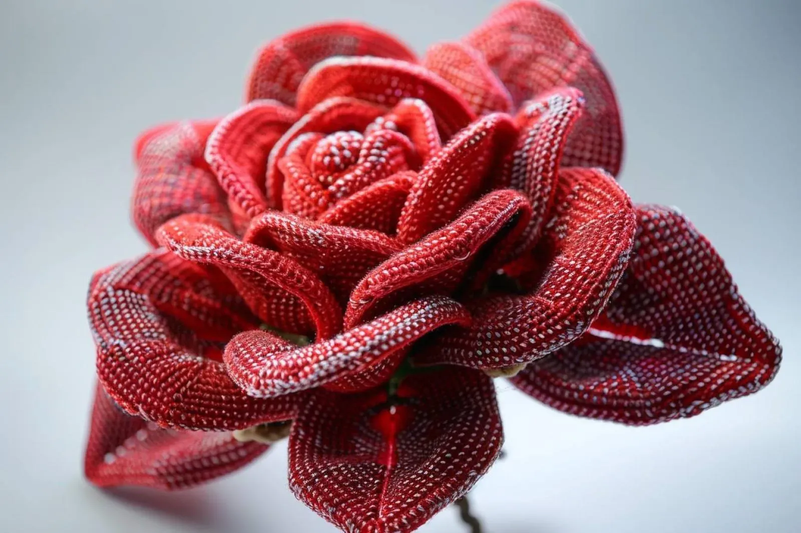 Comment crocheter une rose en quelques étapes simples ?