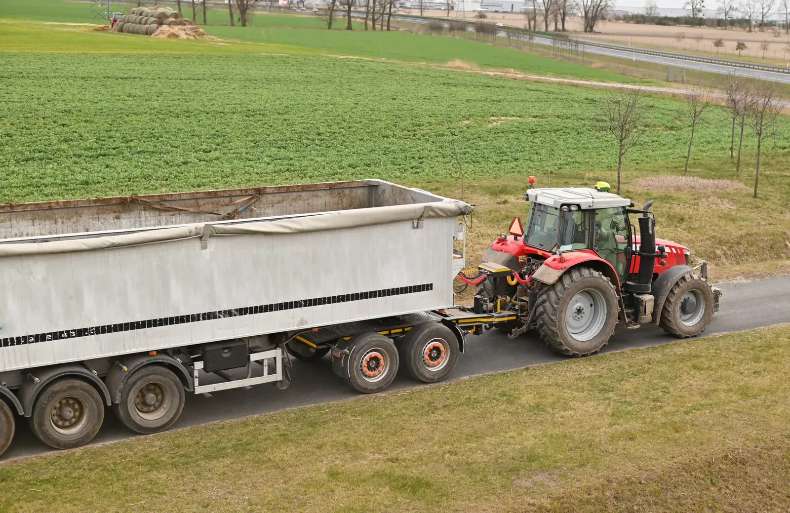 Comment entretenir votre tracteur pour éviter des réparations coûteuses