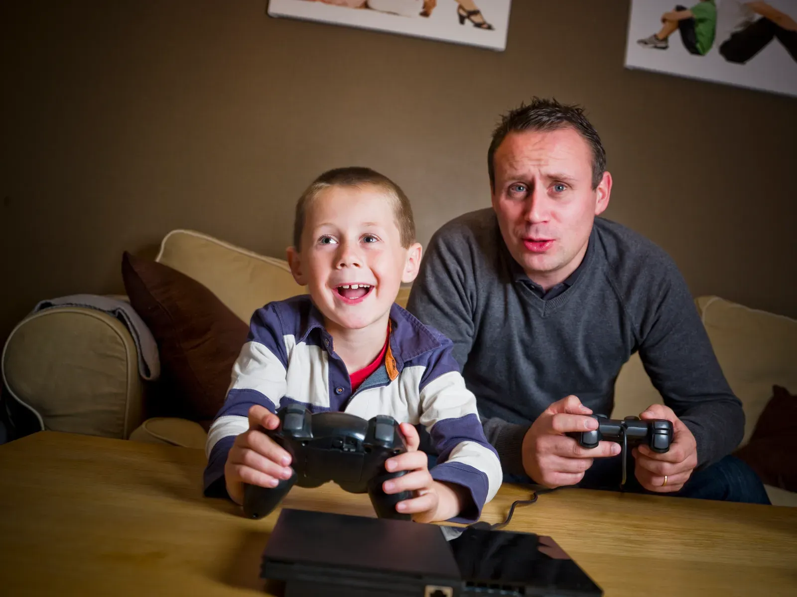 PES 2016 vs FIFA 2016, qui sera le vainqueur ?